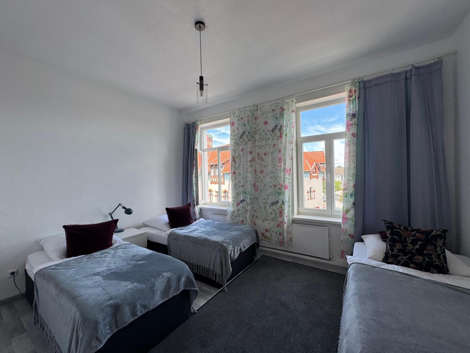 Moderne 4 Zimmer Apartment Mit Bergblick Stadtzentrum Contactless Check-In Gehrden  Extérieur photo