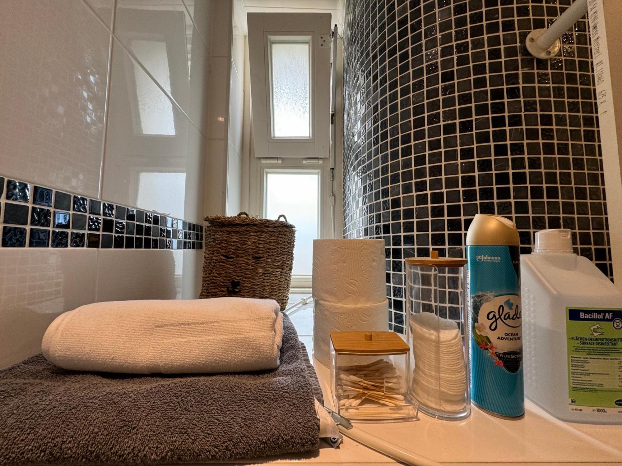 Moderne 4 Zimmer Apartment Mit Bergblick Stadtzentrum Contactless Check-In Gehrden  Extérieur photo