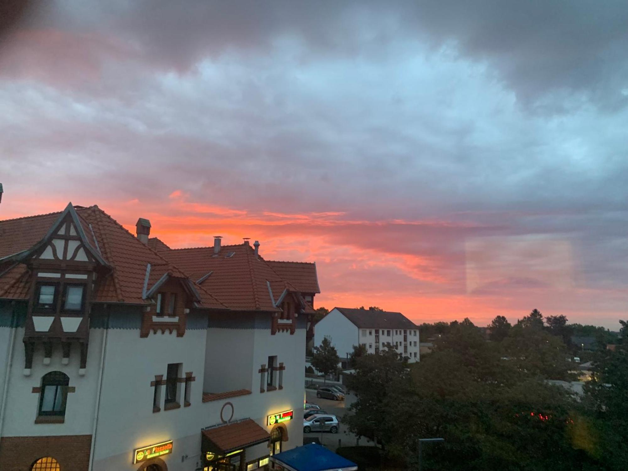 Moderne 4 Zimmer Apartment Mit Bergblick Stadtzentrum Contactless Check-In Gehrden  Extérieur photo