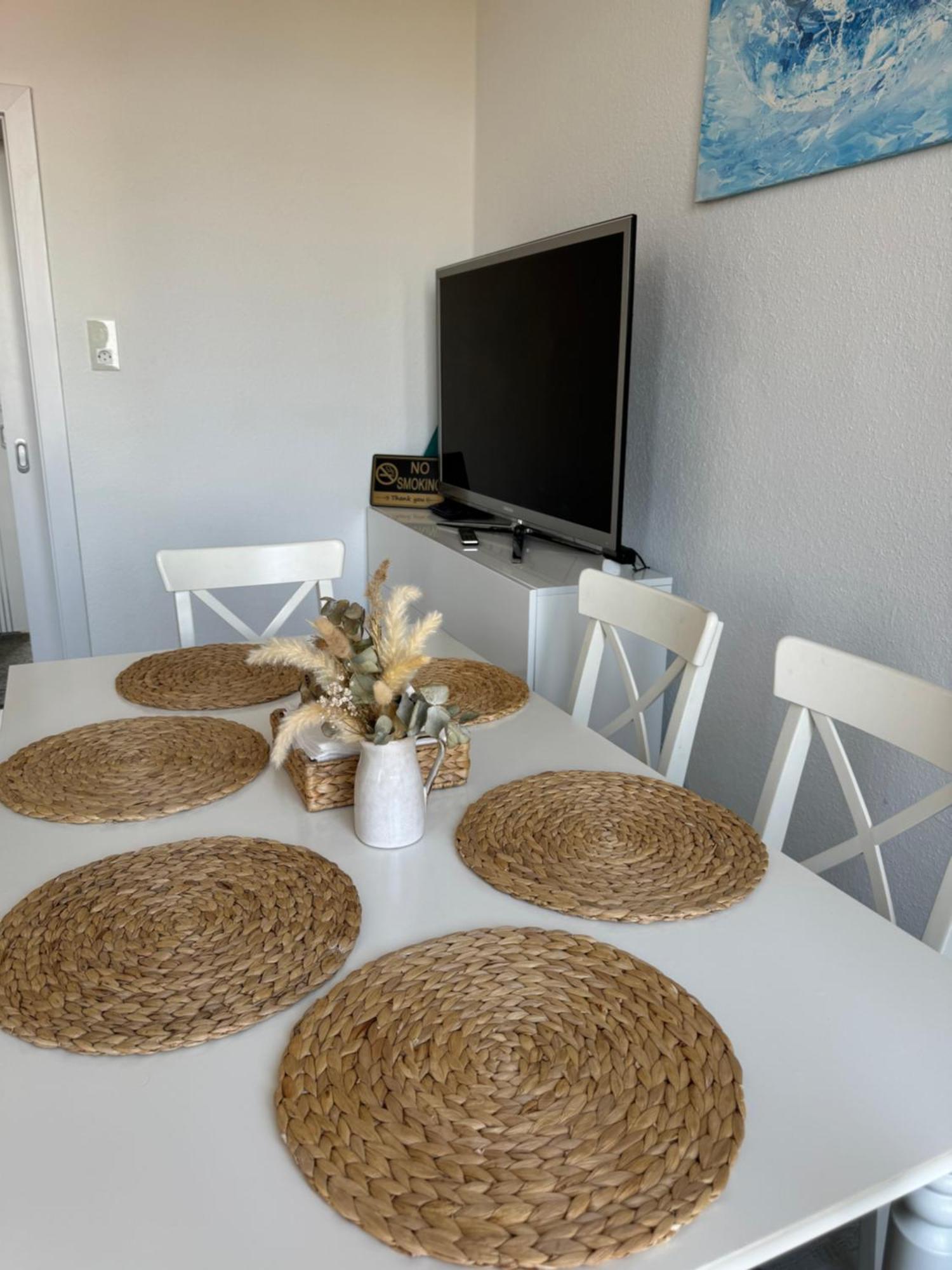Moderne 4 Zimmer Apartment Mit Bergblick Stadtzentrum Contactless Check-In Gehrden  Extérieur photo