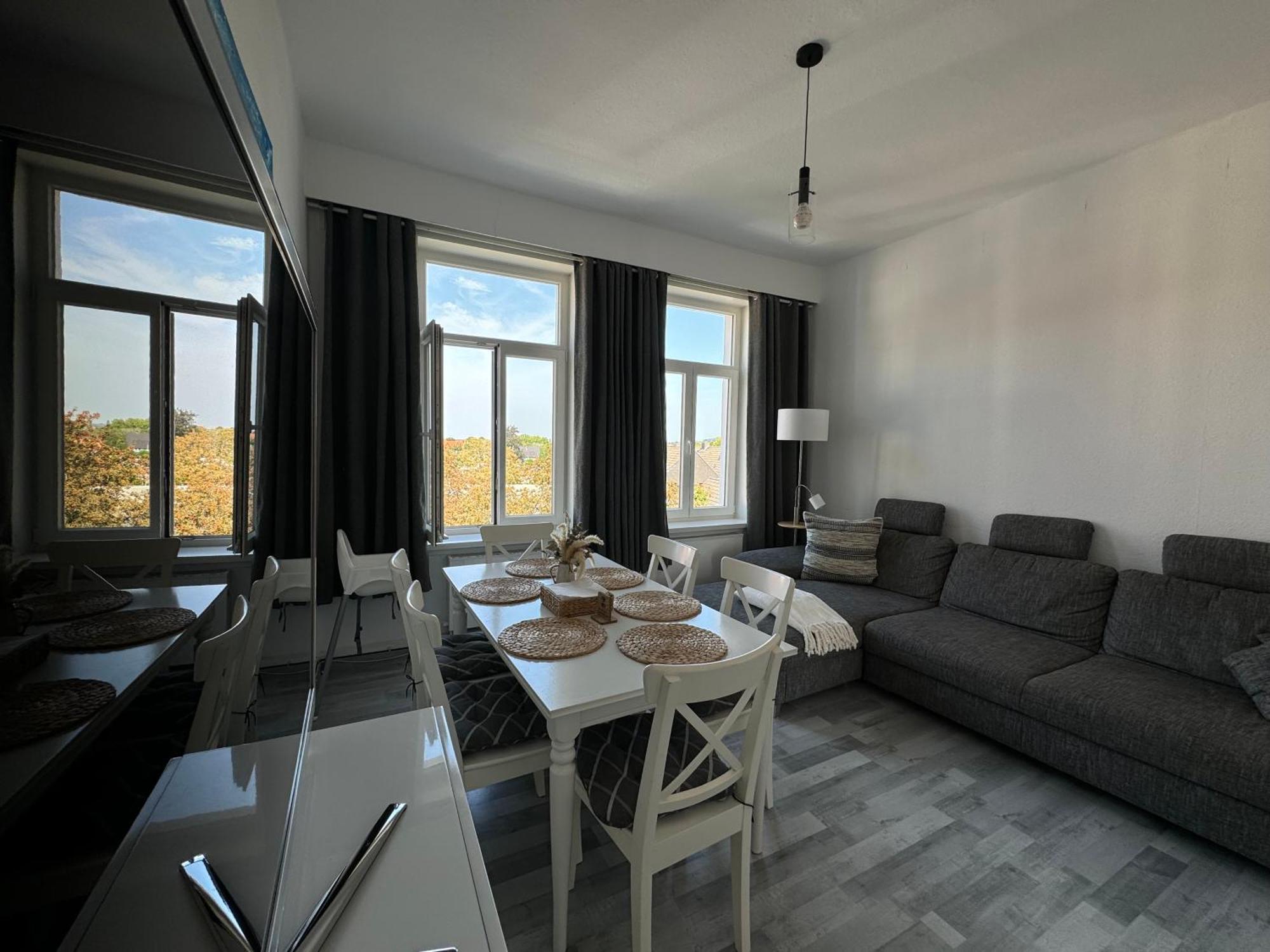 Moderne 4 Zimmer Apartment Mit Bergblick Stadtzentrum Contactless Check-In Gehrden  Extérieur photo