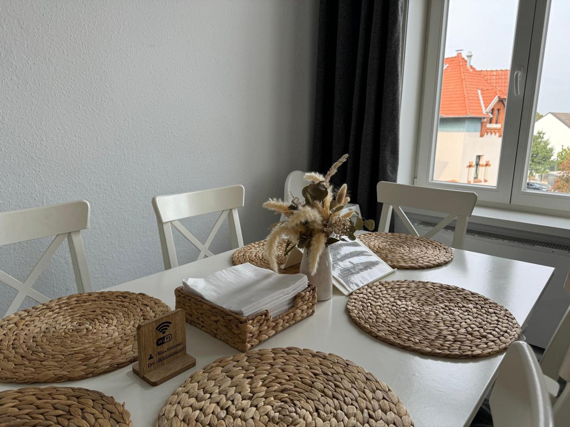 Moderne 4 Zimmer Apartment Mit Bergblick Stadtzentrum Contactless Check-In Gehrden  Extérieur photo